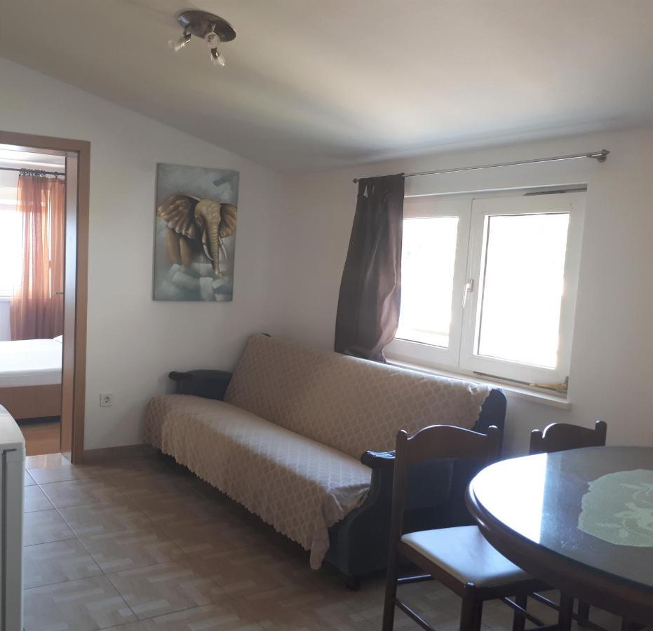 Adriatic Beach Suites Оміш Екстер'єр фото