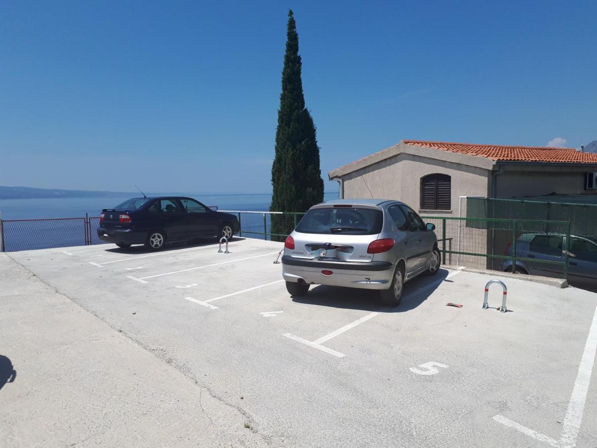 Adriatic Beach Suites Оміш Екстер'єр фото