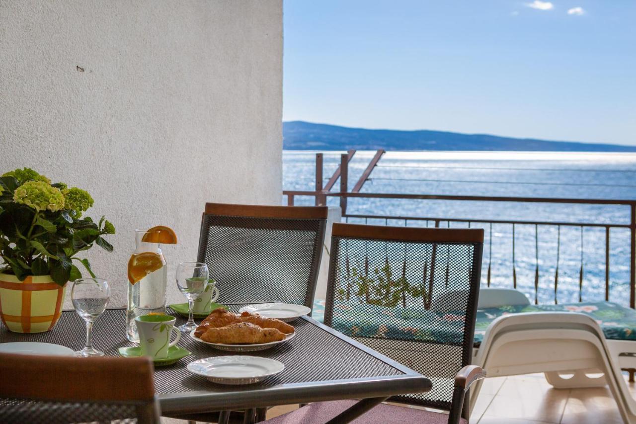 Adriatic Beach Suites Оміш Екстер'єр фото
