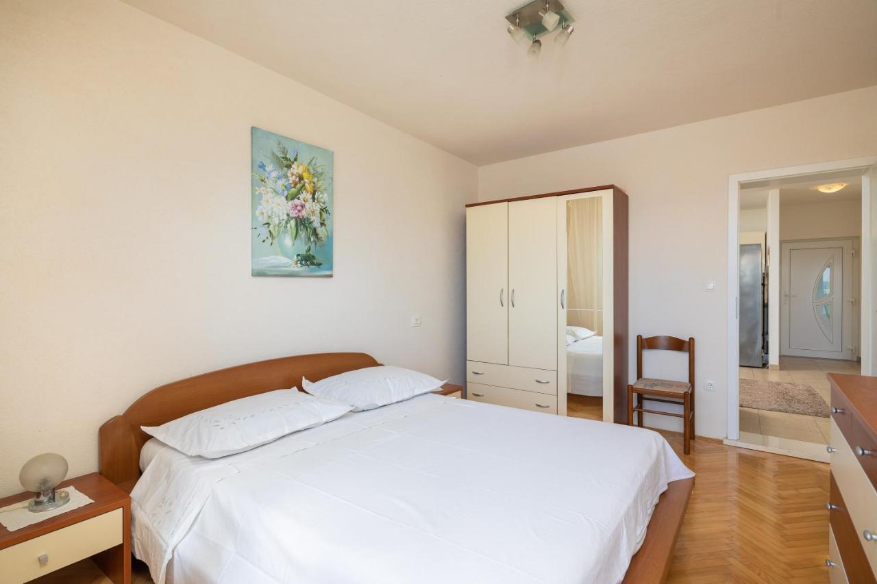 Adriatic Beach Suites Оміш Екстер'єр фото